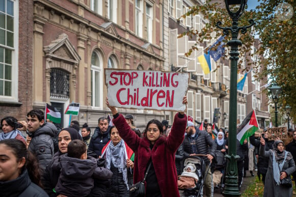 Les tensions sont plus que vives depuis
Manifestation de soutien à la Palestine et contre les bombardements sur Gaza à La Haye le 29 octobre 2023. © James Petermeier/ZUMA Press Wire / Bestimage
