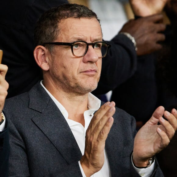 Dany Boon dans les tribunes du match de Ligue des champions entre le PSG et le Borussia Dortmund (2-0) au Parc des Princes à Paris le 19 septembre 2023. © Cyril Moreau/Bestimage