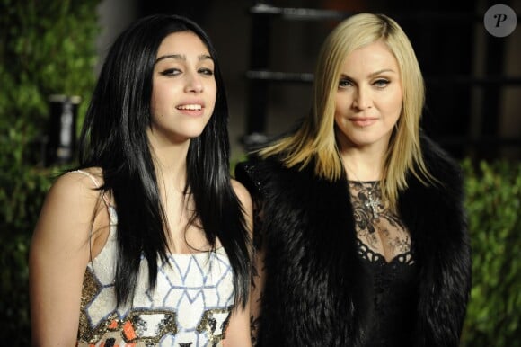 Mercy, l'une des autres filles de la musicienne, a également participé à sa tournée
Madonna et Lourdes Leon à la soirée Vanity Fair pour les Oscars à Los Angeles, le 27 février 2011.