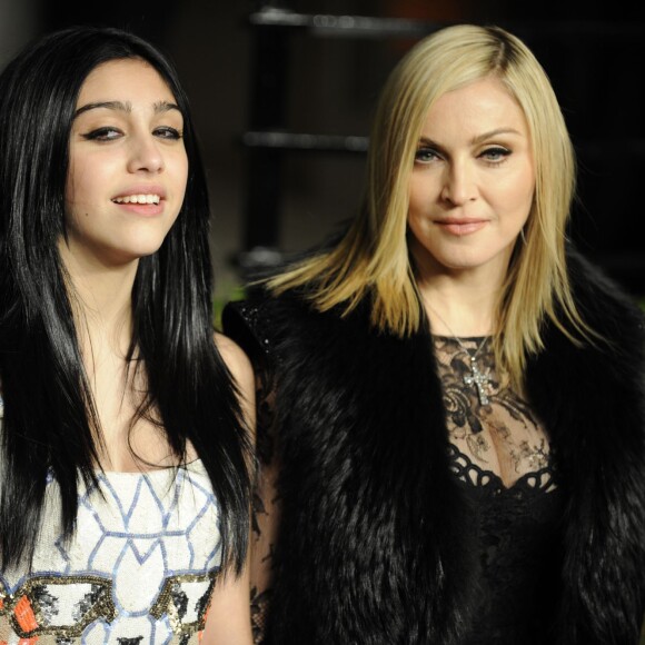 Mercy, l'une des autres filles de la musicienne, a également participé à sa tournée
Madonna et Lourdes Leon à la soirée Vanity Fair pour les Oscars à Los Angeles, le 27 février 2011.