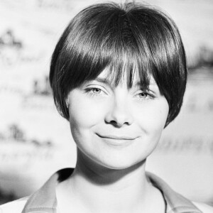 Elle a l'habitude de s'y baigner,
Archives - Portrait de Macha Méril sur le plateau de l'émission "La Carte du Tendre". Le 23 mai 1966 © Alain Canu via Bestimage