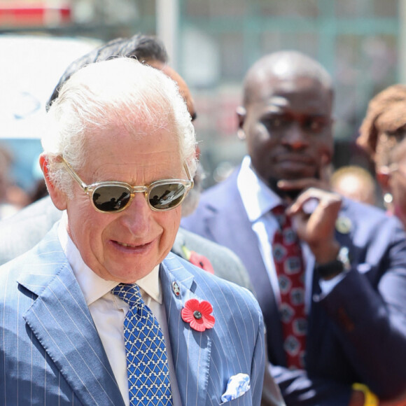 "Il a eu 7 semaines pour réfléchir au comportement qui l'a conduit à son incarcération"
Le roi Charles III d'Angleterre et Camilla Parker Bowles, reine consort d'Angleterre, visitent la bibliothèque Eastlands à Nairobi lors de leur voyage officiel au Kenya, le 31 octobre 2023. 