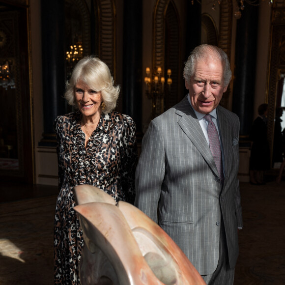 Espérons que cela suffise pour l'empêcher de recommencer...
Le roi Charles III d'Angleterre et Camilla Parker Bowles, reine consort d'Angleterre, lors d'une réception pour la diaspora kenyane au Royaume-Uni au palais de Buckingham à Londres, le 24 octobre 2023. Cet événement a pour objectif de célébrer les relations chaleureuses entre les deux pays et le partenariat solide et dynamique qu'ils continuent de forger. 