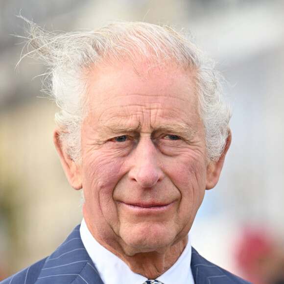 Charles III se sent-il en sécurité ?
Le roi Charles III d'Angleterre et la reine consort Camilla Parker Bowles, le président français Emmanuel Macron et sa femme Brigitte Macron lors de la cérémonie du ravivage de la Flamme à l'Arc de Triomphe à Paris. Le couple royal britannique est en visite en France. © Jacques Witt / Pool / Bestimage 