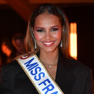 L'an passé, Indira Ampiot a été élue Miss France 2023. Cette année, elles sont trente reines de beauté régionales à espérer lui succéder.
Indira Ampiot, Miss France 2023 - Front Row du défilé Etam Live Show 2023 au Palace à Paris. © Veeren / Bestimage