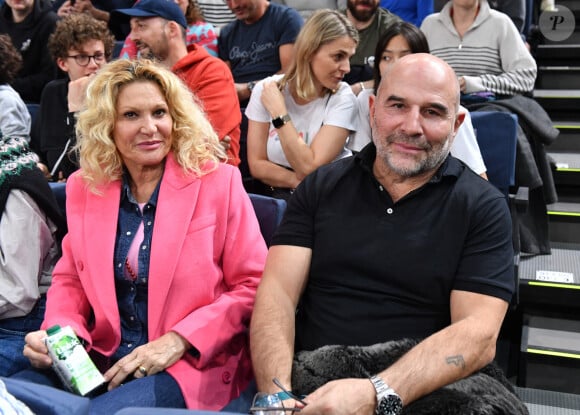 Krystel Moscato et son mari Vincent Moscato - People dans les tribunes du Rolex Paris Bercy Masters 1000 remporté par Novak Djokovic contre Grigor Dimitrov , le 4 novembre 2023. © Veeren/Bestimage