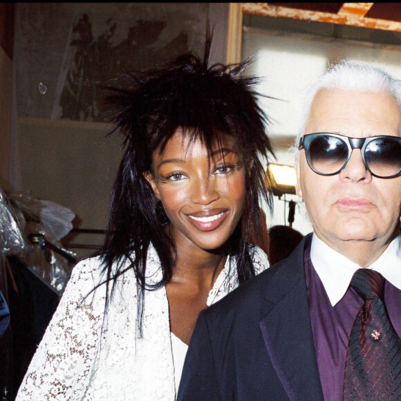  Il se rend alors chez le diététicien qui a fait maigrir Johnny Hallyday et Gérard Depardieu. Chez lui, ça pendait encore plus que chez moi L'objectif ? Moins vingt kilos. 
Karl Lagerfeld et Naomi Campbell