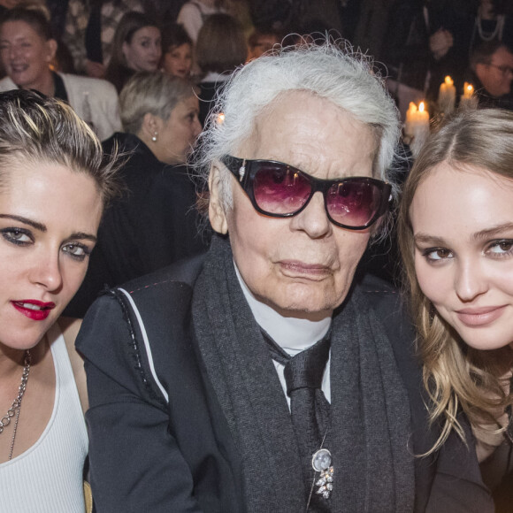 Kristen Stewart, Karl Lagerfeld, Lily-Rose Depp - Dîner du défilé Collection Métiers d'Art Chanel à la Philharmonie de l'Elbe à Hambourg en Allemagne le 6 décembre 2017. © Olivier Borde/Bestimage