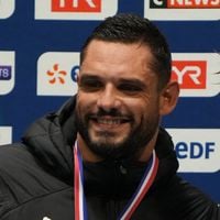 Florent Manaudou bien entouré pour ses 33 ans : le nageur sans sa fiancée Pernille, le signe d'un éloignement plus profond ?