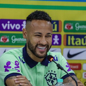 Neymar est devenu papa d'une fille, Mavie. Trois semaine plus tard, il se séparait de la maman Bruna Biancardi, qu'il aurait trompée plus de 92 fois.
Neymar Jr. conférence de presse à Belem, le 7 septembre 2023.