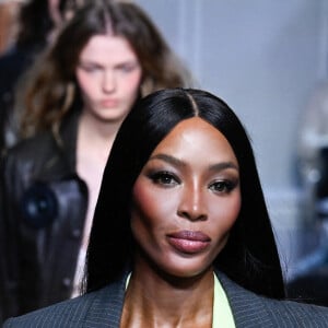 En juin dernier, Naomi Campbell, déjà maman d'une fille de 2 ans, avait annoncé via son compte Instagram être devenue maman d'un deuxième enfant, un garçon. Le prénom est resté secret et le post a été supprimé depuis !
Naomi Campbell - Défilé de mode prêt-à-porter Coperni Printemps/été 2024 lors de la Fashion Week de Paris (PFW) à Paris, France, le 29 septembre 2023. 