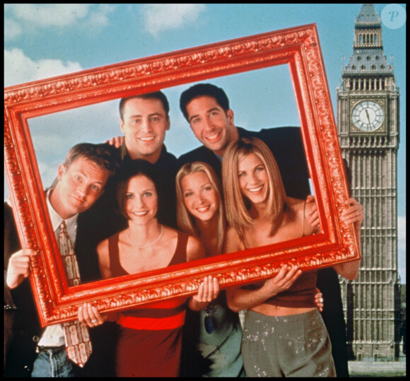 Photo promotionnelle de la série Friends avec Matthew Perry, Matt LeBlanc, David Schwimmer, Courteney Cox, Jennifer Aniston et Lisa Kudrow