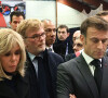 Rôle qu'elle semble prendre très à coeur !
Emmanuel Macron et sa femme Brigitte assistent à une réunion avec les équipes de secours à Clairmarais, le 14 novembre 2023. © Aurelien Morissard/Pool/Bestimage.