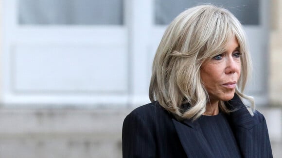"Elle connaît mieux le terrain que son mari" : Brigitte Macron, une première dame qui surpasse le président