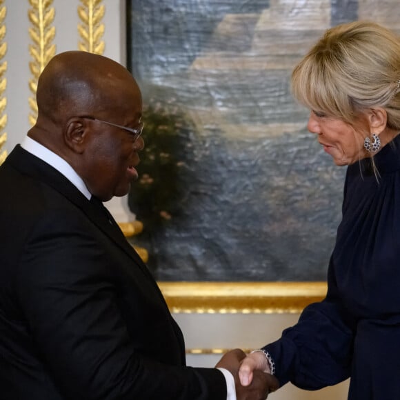 Brigitte Macron avec Nana Akufa Addo, President du Ghana, lors du dîner des chefs d'état à l'occasion du 6eme Forum de Paris sur la paix le 9 novembre 2023. © Eric Tschaen / Pool / Bestimage