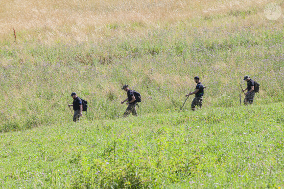 Des gendarmes menant des fouilles le 13 juillet 2023 dans le Haut-Vernet où a été vu pour la dernière fois le petit Emile ©Thibaut Durand / ABACAPRESS.COM