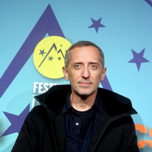 Gad Elmaleh au photocall de la cérémonie d'ouverture du 26ème festival international du film de comédie de l'Alpe d'Huez le 16 janvier 2023. © Dominique Jacovides / Bestimage 