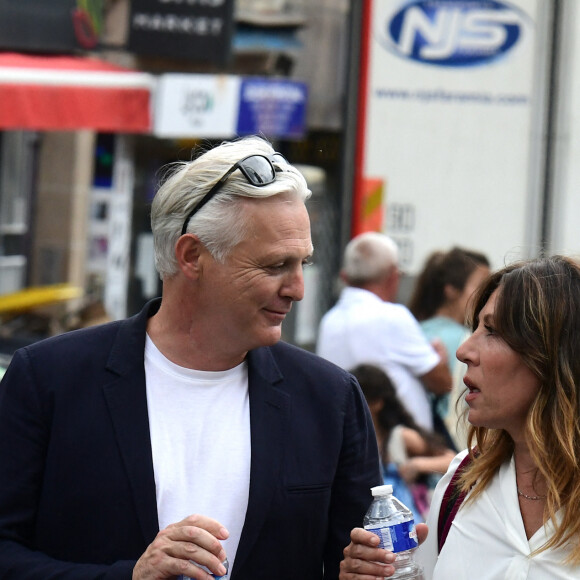 Mathieu Petit et Mathilde Seigner - Mariage de Claude Lelouch à la mairie du 18ème à Paris. Le 17 juin 2023