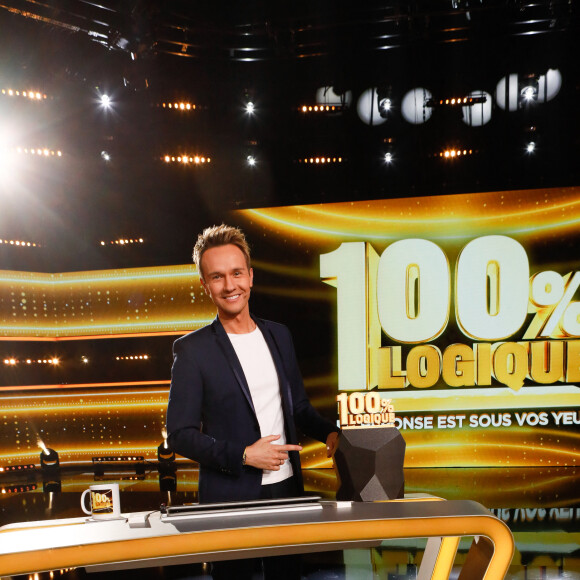 La chaîne se place ainsi deuxième au classement, derrière TF1 qui diffusait un match de l'Équipe de France de football contre le Gibraltar. 
Exclusif - Cyril Féraud - Enregistrement de l'émission "100% Logique", présentée par C.Féraud et diffusée le 18 novembre sur France 2 © Christophe Clovis / Bestimage 