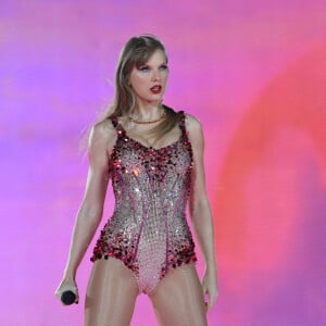 Un terrible drame qui a littéralement bouleversé Taylor Swift
Taylor Swift a donné aujourd'hui le premier de ses trois concerts à guichets fermés prévus dans le pays au stade Monumental de River Plate. © Imago / Panoramic / Bestimage