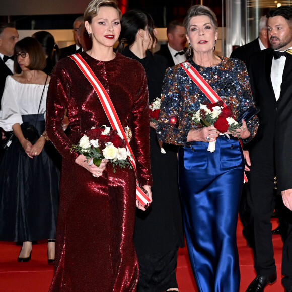 Tous les deux ont assisté au dîner de gala avec Caroline de Monaco notamment.
Le prince Albert II de Monaco était accompagné par son éppuse la princesse Charlene, la princesse Caroline de Hanovre, sa fille la princesse Alexandra de Hanovre, Sean et Chantell Wittstock pour assister à la traditionnelle soirée de la Fête Nationale Monégasque au Grimaldi Forum à Monaco, le 19 novembre 2019. La Famille Princière et leurs convives ont assisté à un spectacle lyrique "Caruso à Monaco". © Bruno Bebert-Dominique Jacovides / Bestimage 