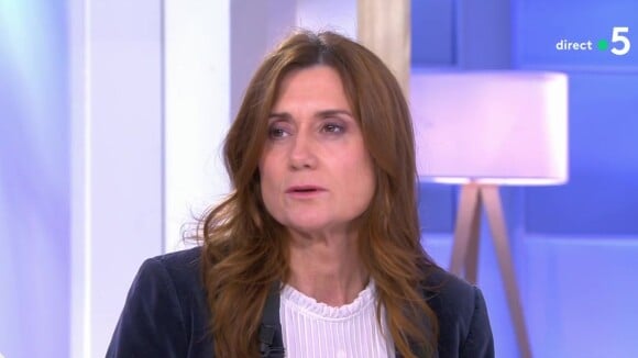 "J'ai cru mourir" : Sandrine Josso, la députée qui accuse le sénateur Joël Guerriau de l'avoir droguée, brise le silence