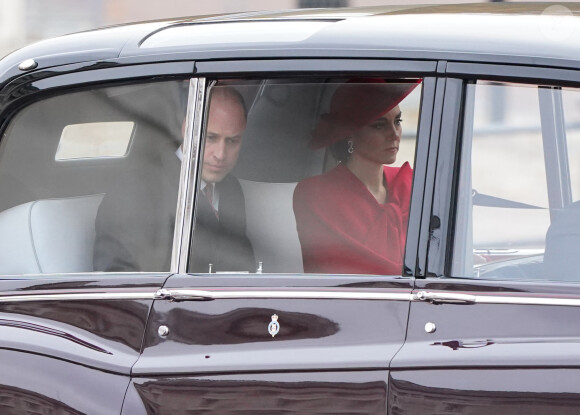 Le prince William, prince de Galles, et Catherine (Kate) Middleton, princesse de Galles, quittent le palais de Buckingham en Rolls-Royce. Londres, le 21 novembre 2023. 