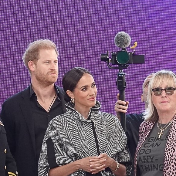 Exclusif - Le prince Harry et Meghan Markle remettent un prix honorifique à Kevin Costner lors de son gala de charité One805 Live. Le 22 septembre 2023.