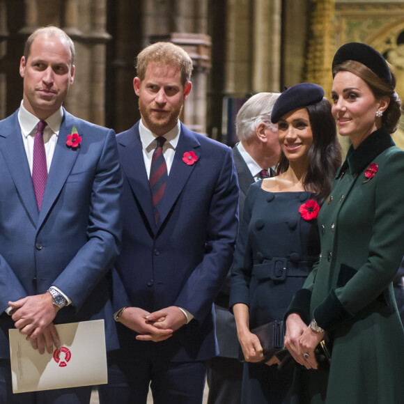 Encore moins des cadeaux pour Archie et Lilibet....
Le prince William, le prince Harry et Meghan Markle, Kate Middleton - La famille royale d'Angleterre lors du service commémoratif en l'abbaye de Westminster pour le centenaire de la fin de la Première Guerre Mondiale à Londres.