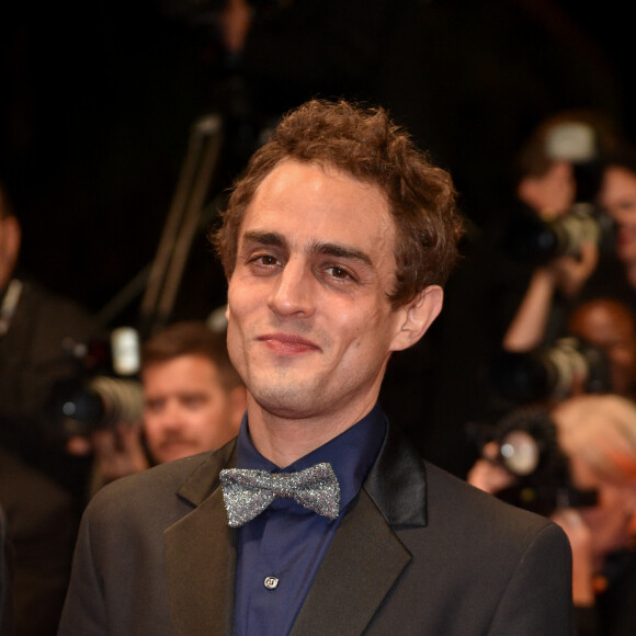Aujourd'hui, Benjamin Siksou reprend ses textes en chansons
Benjamin Siksou - Montée des marches du film " Frère et Soeur " lors du 75ème Festival International du Film de Cannes. Le 20 mai 2022 © Giancarlo Gorassini / Bestimage 