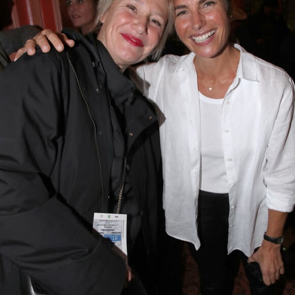 Exclusif - Maitena Biraben et Alessandra Sublet - Personnalités à la première représentation du show de A.Sublet "Tous les risques n'auront pas la saveur du succès" au Théâtre Antoine à Paris. Le 13 novembre 2023 © Bertrand Rindoff / Bestimage 