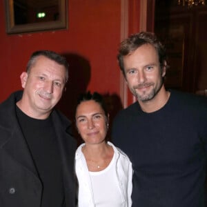 Exclusif - Romuald Ferrer, Alessandra Sublet et François Roelants - Personnalités à la première représentation du show de A.Sublet "Tous les risques n'auront pas la saveur du succès" au Théâtre Antoine à Paris. Le 13 novembre 2023 © Bertrand Rindoff / Bestimage 