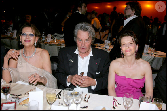 Claudia Cardinale, Alain Delon et Juliette Binoche - Soirée Chopard pour les 60 ans du Festival de Cannes.