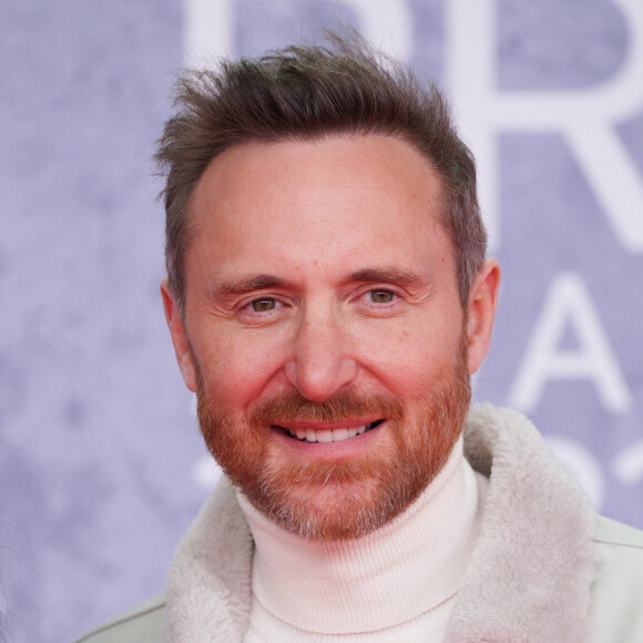 David Guetta, ami avec Avicii, a évoqué sa mort pour Konbini, mais aussi la pression dont tous les gens du métier souffrent en silence.
David Guetta - Les personnalités assistent aux Brit Awards à l'O2 Arena à Londres