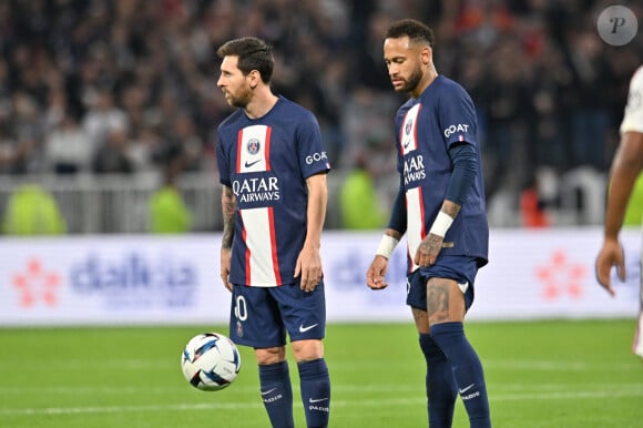 Depuis leur départ, les joueurs se sentiraient plus libérés
 
Lionel Messi et Neymar (psg) - Match de Ligue 1 Uber Eats "Lyon - PSG (0-1)" au Groupama Stadium, le 18 septembre 2022.
