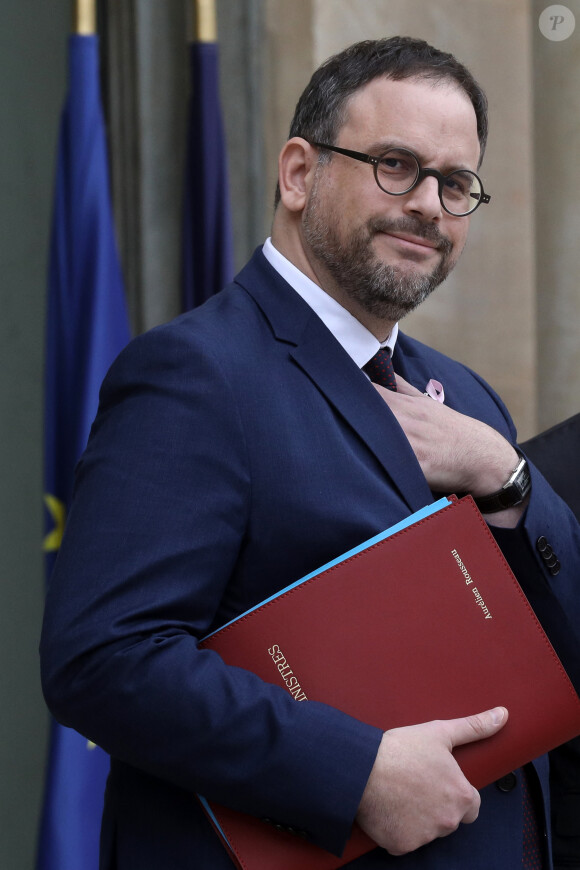 Aurélien Rousseau, Ministre de la Santé et de la Prévention à la sortie du conseil des ministres, au palais de l'Elysée, à Paris, France, le 18 octobre 2023. © Stéphane Lemouton/Bestimage