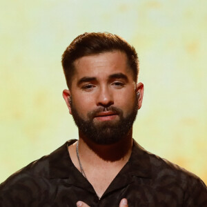 Exclusif - Kendji Girac chante son tube "Eva" - Enregistrement de l'émission "Les 20 chansons préférées 2022", diffusée le 5 janvier 2023 sur M6 © Christophe Clovis / Bestimage É.Gossuin vous invite à un grand show musical inédit au coeur du Dôme de Paris. Grâce à un grand sondage IFOP, découvrez le classement des 20 chansons de l'année préférées des Français. 20 chansons qui sont déjà devenues des tubes incontournables et que vous avez le plus plébiscitées en 2022 ! Au programme de cette soirée évènement, des prestations live exclusives et de nombreuses images qui retraceront une année riche en tubes. Retrouvez toutes les stars et toutes les chansons qui ont marqué l'année musicale ! Alors, quelle chanson avez-vous élue comme étant votre chanson préférée de l'année ? 