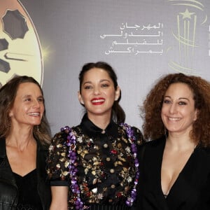 Laeticia Gonzalez, Marion Cotillard, Mona Achache au photocall de cérémonie de clôture du 20ème Festival International du Film de Marrakech, Maroc, le 2 décembre 2023. © Dominique Jacovides/Bestimage 