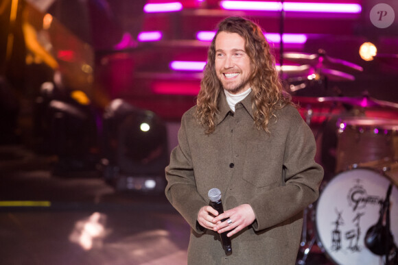 Exclusif - Julien Doré - Grande soirée solidaire et festive "Secours Pop La Grande Soirée" au Cirque d'Hiver à Paris, diffusée en direct le 6 février sur France 2. © Tiziano Da Silva - Cyril Moreau / Bestimage