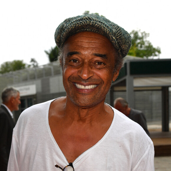 Yannick Noah a connu plusieurs femmes tout au long de sa vie
Yannick Noah - 2ème édition du gala "Coeur Central" au profit de Terre d'Impact fonds de dotation de la FFT et de l'association "Fête le Mur "sur le Court Central Philippe Chatrier à Roland Garros. © Veeren/Bestimage