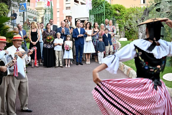 Le prince Albert II de Monaco, sa femme la princesse Charlene et leurs enfants, le prince héréditaire Jacques et la princesse Gabriella, accompagnés de Charlotte Casiraghi, de son fils Raphaël Elmaleh, de Dimittri Rassam, son mari et de leur fils Balthazar, entourés des membres du Conseil Municipal ont participé au traditionnel pique-nique des Monégasques " U Cavagnëtu " au parc Princesse Antoinette, à Monaco, le 9 septembre 2023. Après une messe célébrée par l'Archevêque de Monaco, tout le monde s'est retrouvé autour des inévitables barbajuans, accompagnés de pissaladières, de fougasses à l'anis et bien sûr de la socca. © Bruno Bebert / Bestimage 