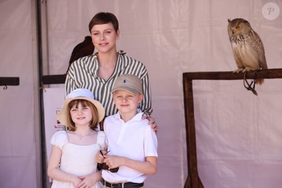 La princesse Charlene de Monaco, Le prince Jacques de Monaco, marquis des Baux, La princesse Gabriella de Monaco, comtesse de Carladès - Le prince Albert II de Monaco parcourt la 4ème rencontre des sites historiques Grimaldi sur la place du palais Princier à Monaco le 10 juin 2023. © Sebastien Botella / Nice Matin / Bestimage 