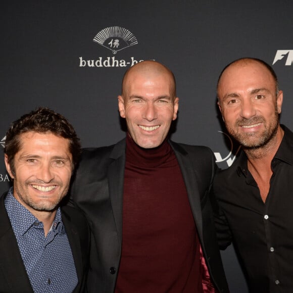 Zinedine Zidane et les Bleus de 98 réunis à Paris
Bixente Lizarazu, Zinedine Zidane, Christophe Dugarry - A l'occasion des 20 ans de la victoire de l'équipe de France, les bleus 98 se sont rendus à un dîner organisé au Buddha Bar avec tous les joueurs et leur famille. © Rachid Bellak/Bestimage