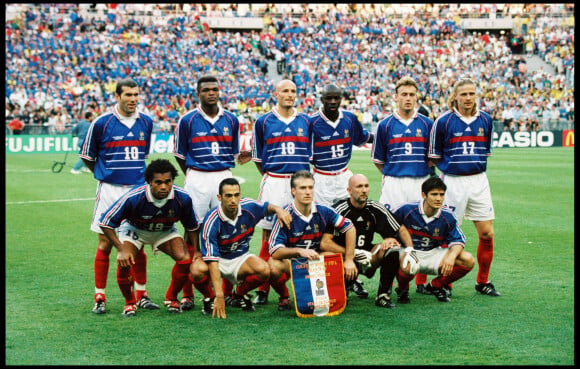 Les champions du monde ont également eu "open bar" sur les consommations, alcoolisées ou non
 
Archives - L'équipe de France en 1998.