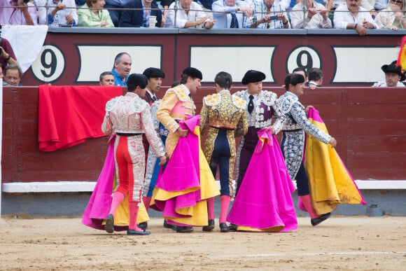 Le torero a tout simplement annulé le mariage au dernier moment
Le torero Rafael Gonzalez est blessé par un taureau lors d'un combat sur la Plaza de Las Ventas à Madrid, le 2 juin 2022.