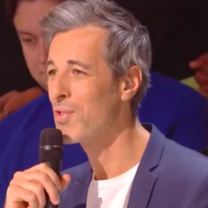 Lors duquel le directeur Michaël Goldman s'est laissé aller à l'une de ses addictions et sans se cacher bien que rien n'ait été montré à la télé...
Prime de la "Star Academy"