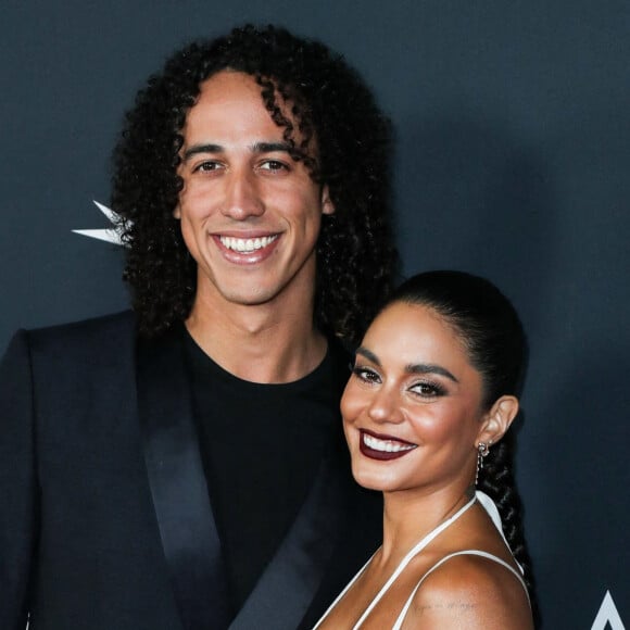 L'occasion de découvrir, en détails, toutes les robes que Vanessa Hudgens a porté le jour J...
Cole Tucker, Vanessa Hudgens - Première du film "Tick, Tick...Boom" au TCL Chinese Theater à Los Angeles.