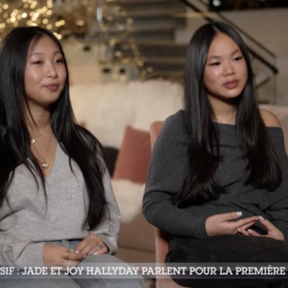 Jade et Joy Hallyday interviewées par Audrey Crespo-Mara dans Sept à huit, sur TF1, dimanche 10 décembre 2023.