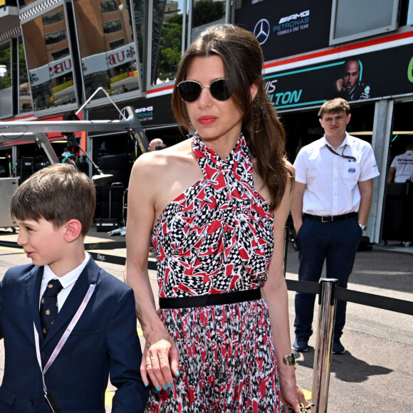 Dimitri Rassam, Sacha Casiraghi, Raphael Elmaleh, Charlotte Casiraghi - La famille princière de Monaco lors du 80ème Grand Prix de Monaco de Formule 1 à Monaco le 28 mai 2023. © Bruno Bebert/Bestimage The princely family of Monaco during the 80th Formula 1 Monaco Grand Prix in Monaco on May 28, 2023.