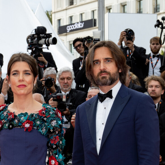 Charlotte Casiraghi et Dimitri Rassam - Montée des marches du film " Jeanne du Barry " pour la cérémonie d'ouverture du 76ème Festival International du Film de Cannes, au Palais des Festivals à Cannes. Le 16 mai 2023 © Jacovides-Moreau / Bestimage 